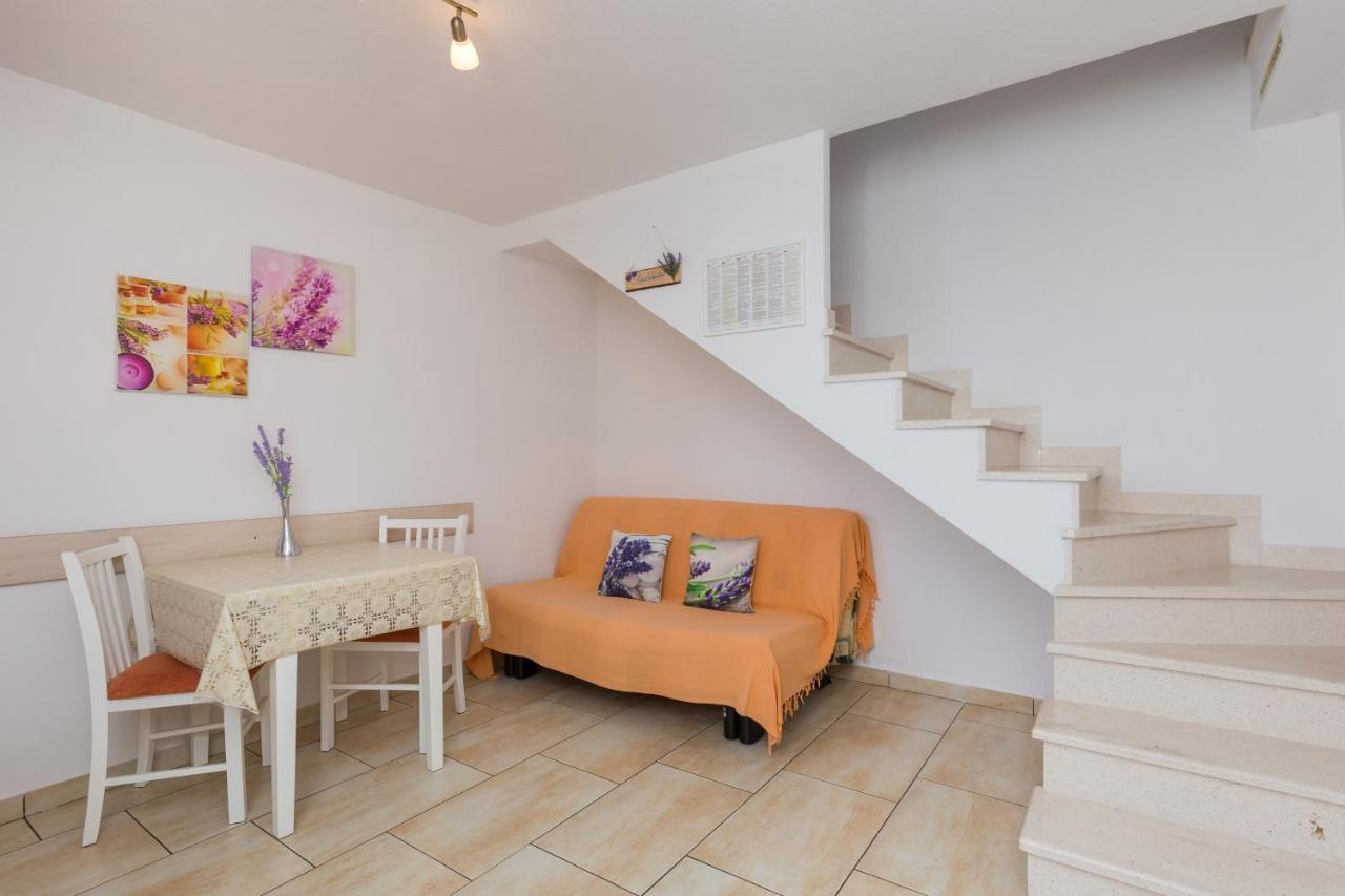 Apartment Lovro