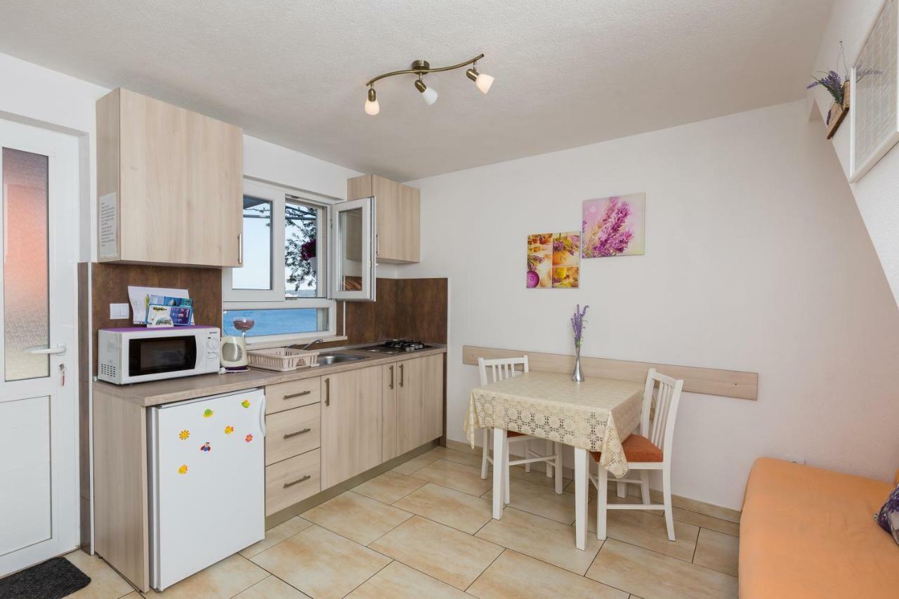 Apartma Lovro *